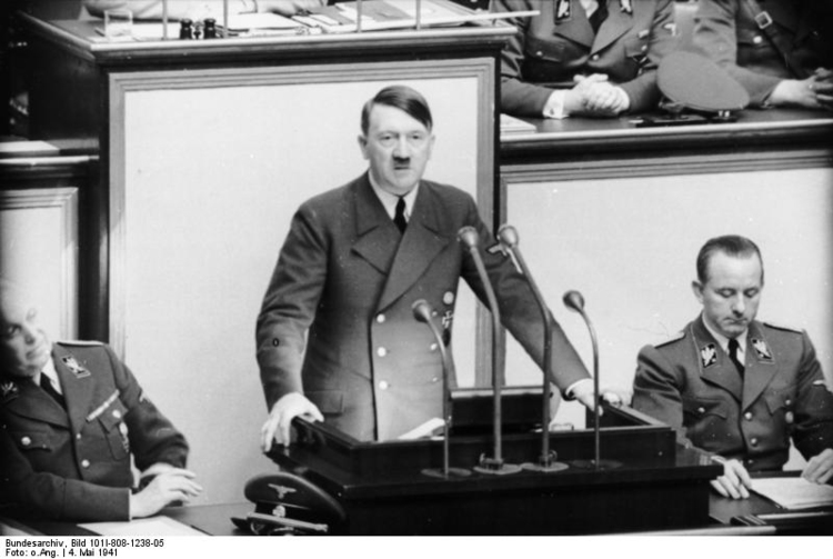 Foto Berlin - Riksdagen - Hitler hÃ¥ller tal