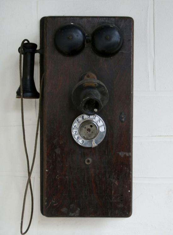 gammal telefon