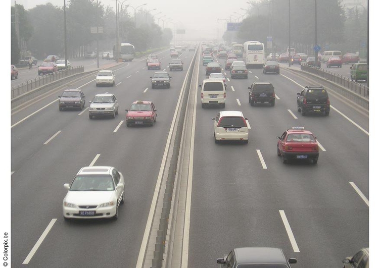 Foto motorvÃ¤g med smog, Peking
