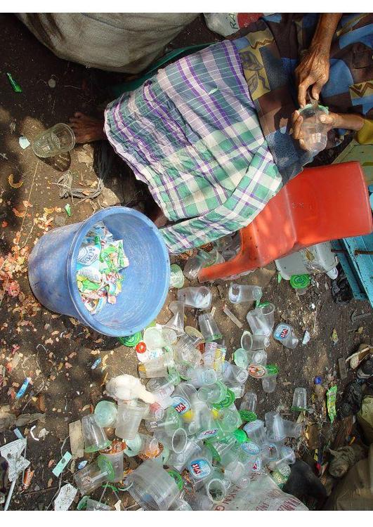 sortering av sopor, slummen i Jakarta