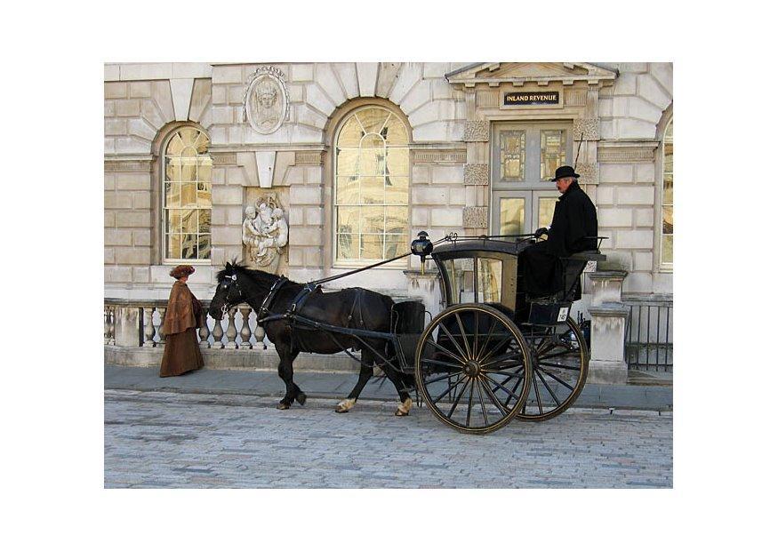 hA¤st och vagn Foto hA¤st och vagn
