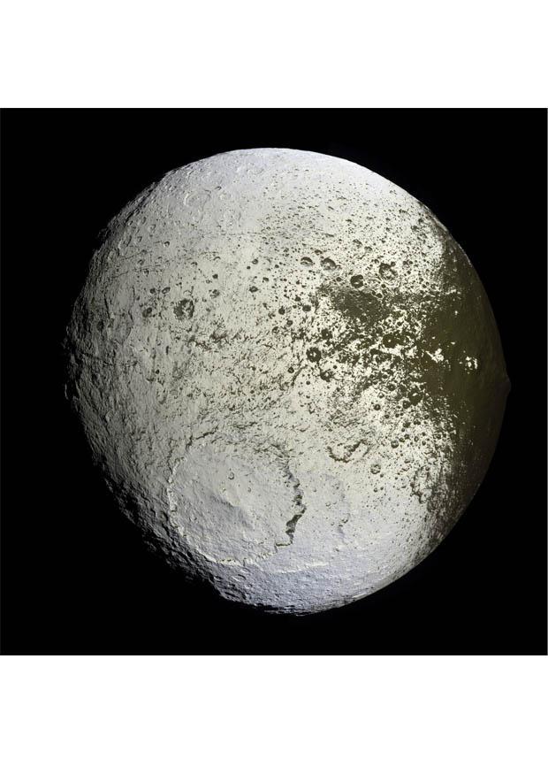 lapetus, saturnus mA¥ne Foto lapetus, saturnus mA¥ne
