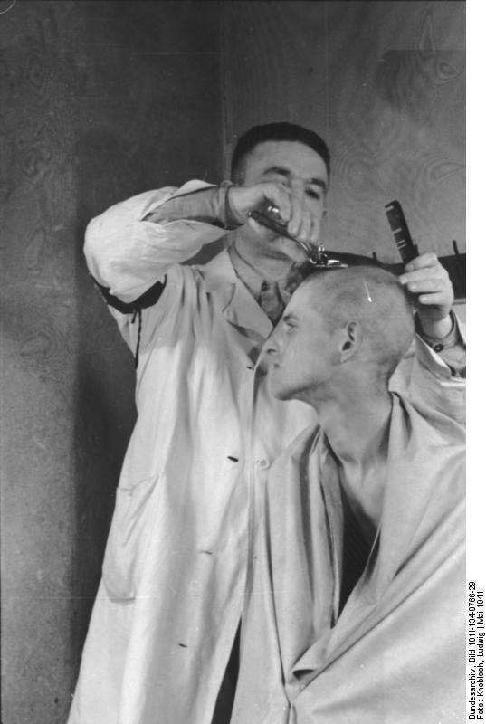 polen - warszawas ghetto - barberare Foto polen - warszawas ghetto - barberare